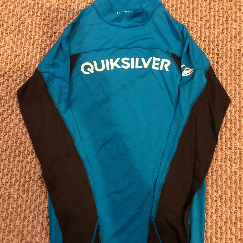 Men’s Quick Silver XS rash guard (fits boys L/Xl)
